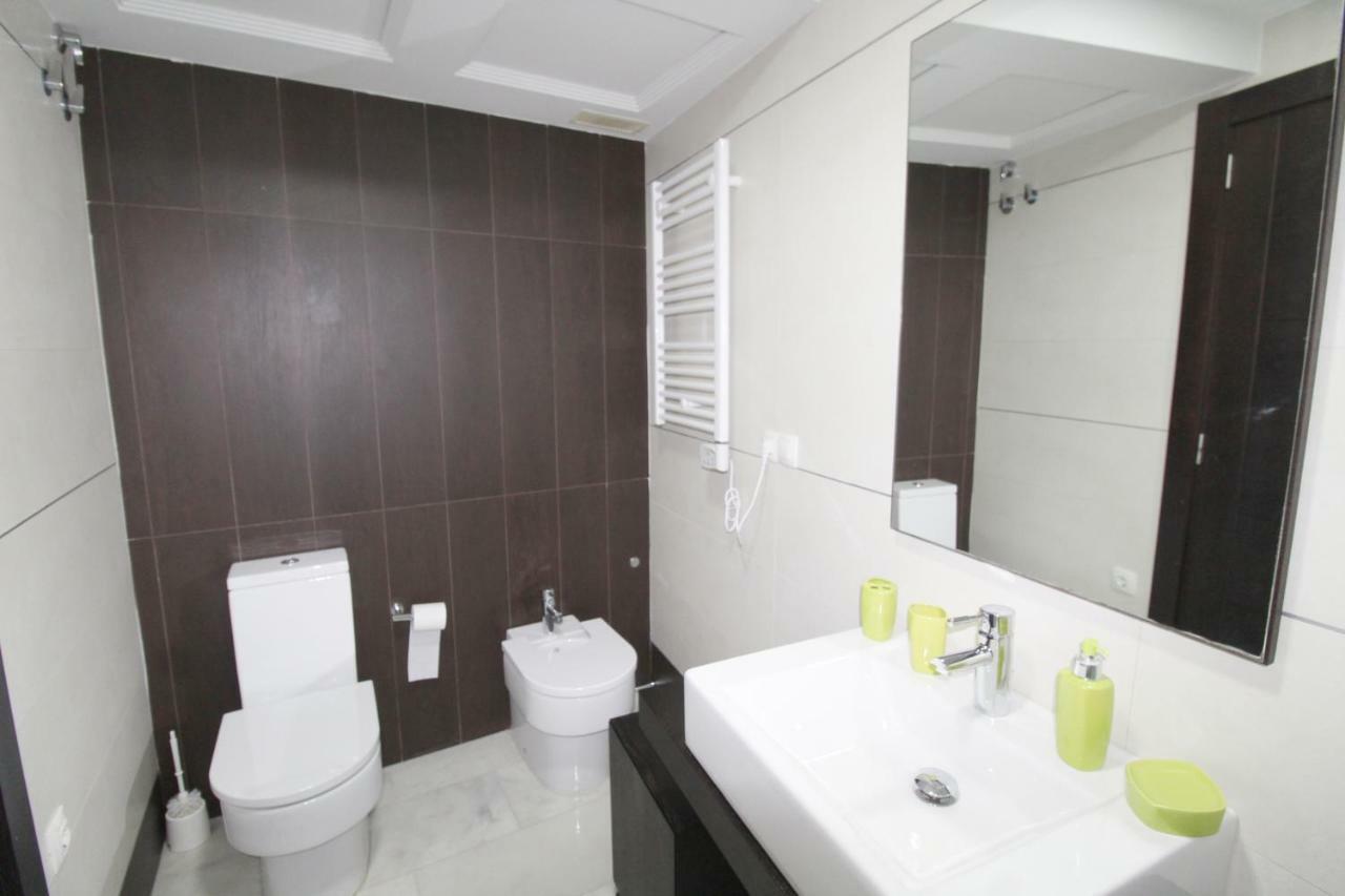 Precioso Apartamento Al Lado De Las Torres De Serrano Valencia Eksteriør billede